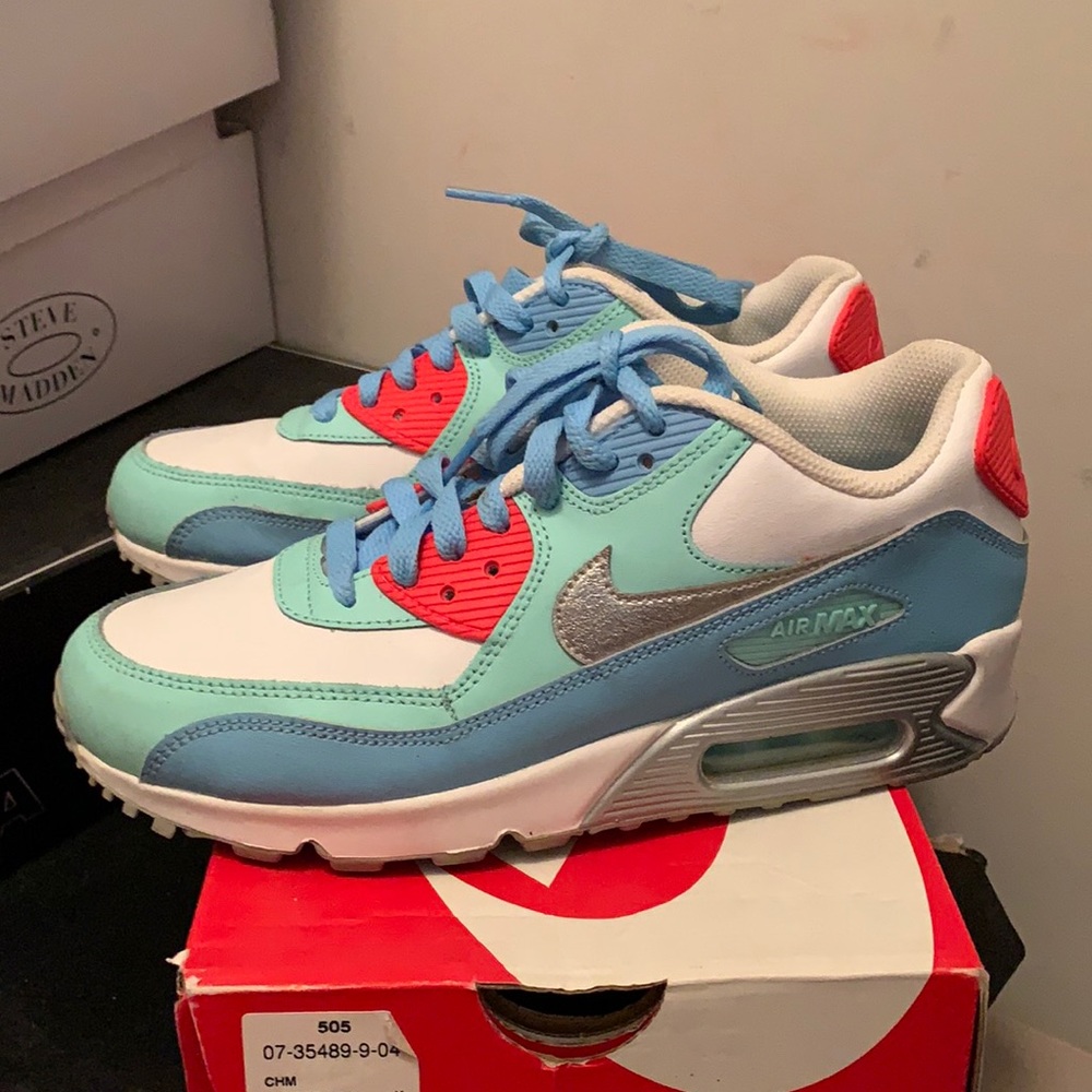 Nike Air Max 90 Sneakers